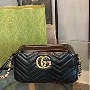 Gucci GG Marmont Small Shoulder Bag